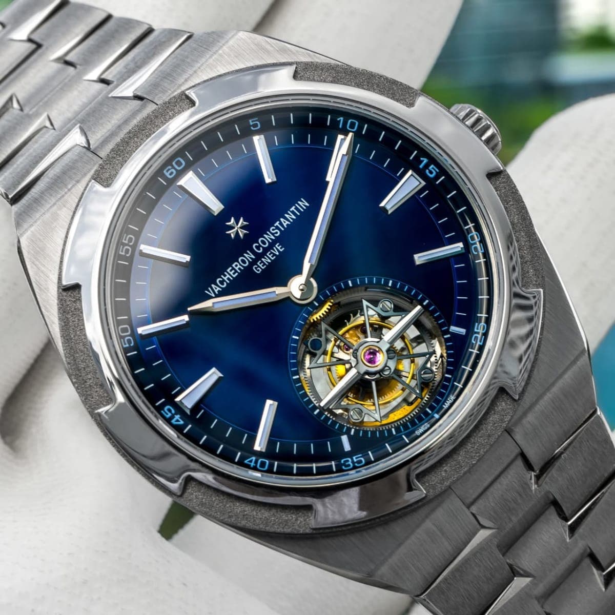 Vacheron Constantin 2024 VC 6000V/210T Overseas Tourbillon 42.5mm